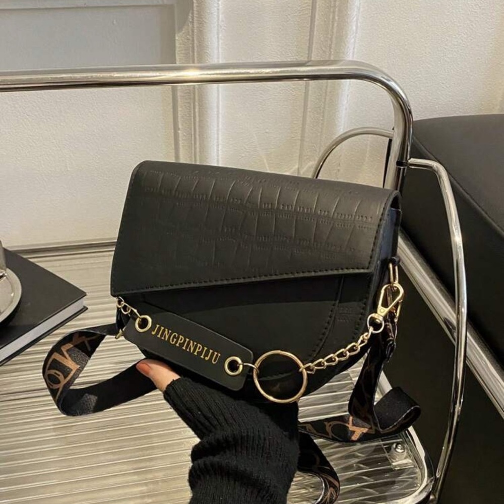 Trendy Black Crossbody Bag Gold Chain Accent Chic Shoulder Purse Minimalist Styl - Picture 5 of 5